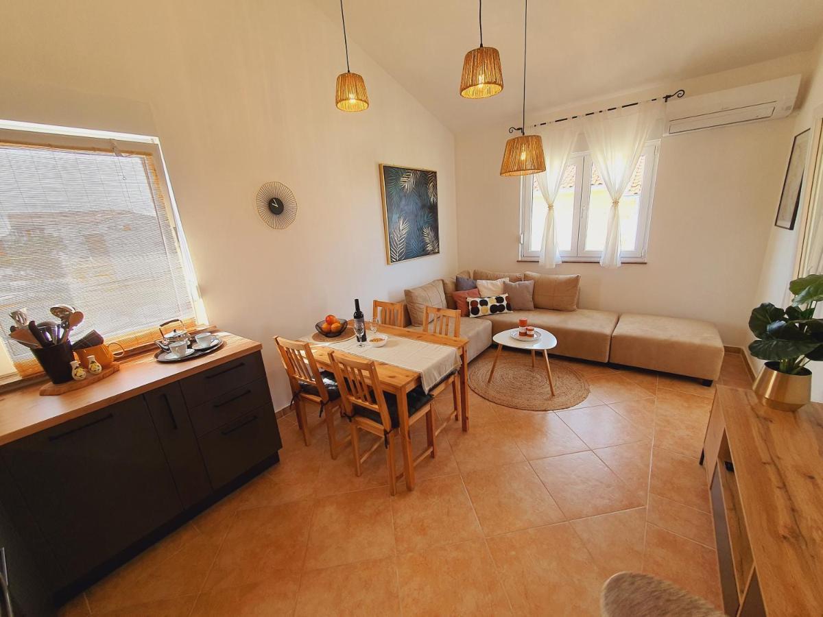 Apartman Mila Barbat na Rabu المظهر الخارجي الصورة